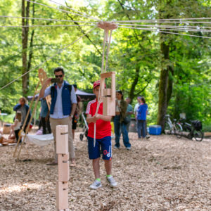 Tour Coopérative en bois avec cordes et blocs empilés